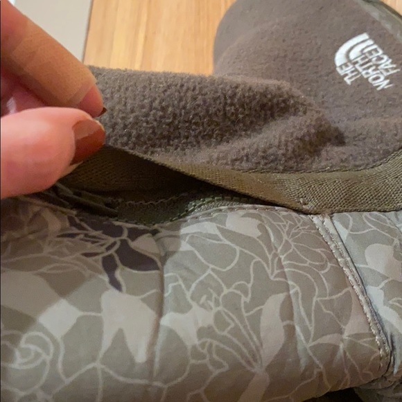 North Face boots - Picture 4 of 5